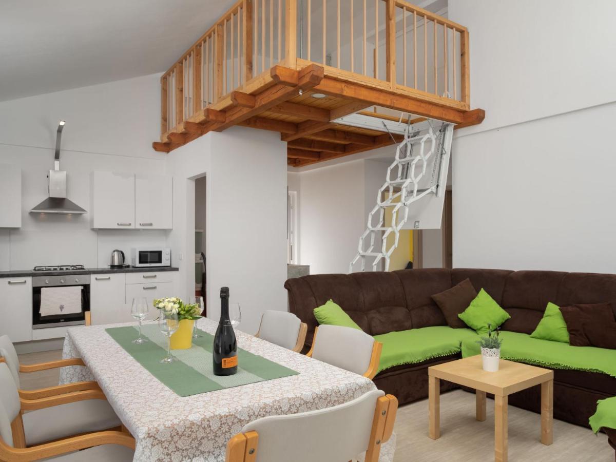 Holiday Home Lavendel - Mlk159 By Interhome Dobrinj Екстер'єр фото